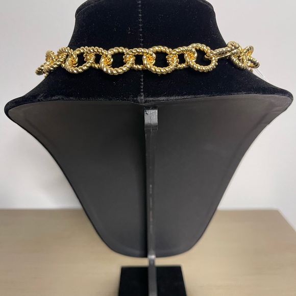 Tory Burch Gold Chunky Link Necklace
17” - Picture 2 of 2